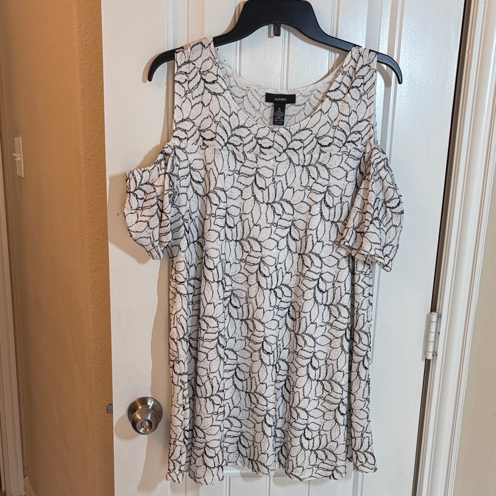 Alfani Black and White Leaf Pattern Cold Shoulder Blouse